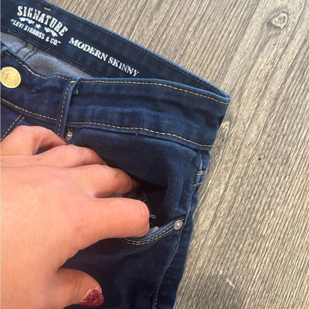 Signature By Levi Strauss Modern Skinny Jeans Pockets Denim Dark Wash Size 6M - Picture 6 of 12